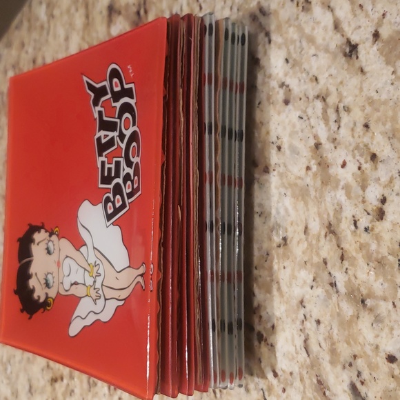 Betty Boop plate collection - Picture 2 of 4